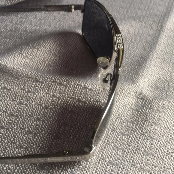 GUESS Mens Sunglasses Sil-3 GU6710 - Picture 3 of 10